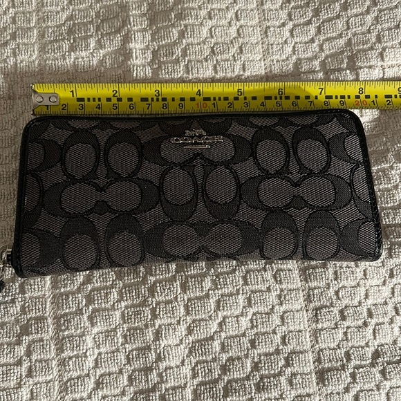 Coach zipper wallet - Picture 2 of 12